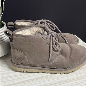 UGG Tan Suede Lace-Up Boots!! GUC!!